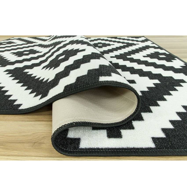 Protiskluzový koberec Romby černý