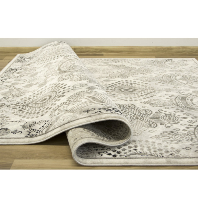 Koberec Versage 2301A Ornament černý / bílý