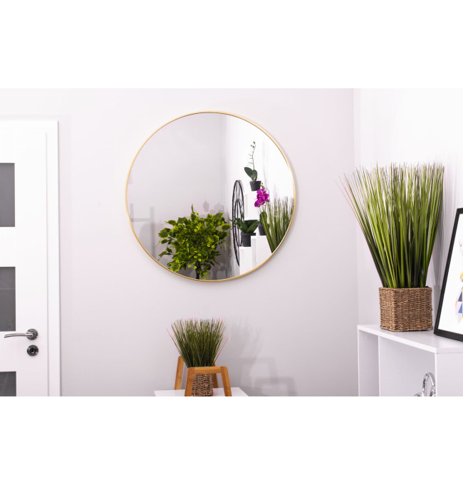 Zrcadlo se zlatým rámem