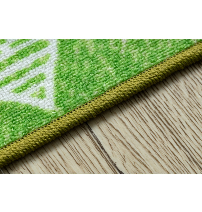 Metrážový koberec HEARTS zelený