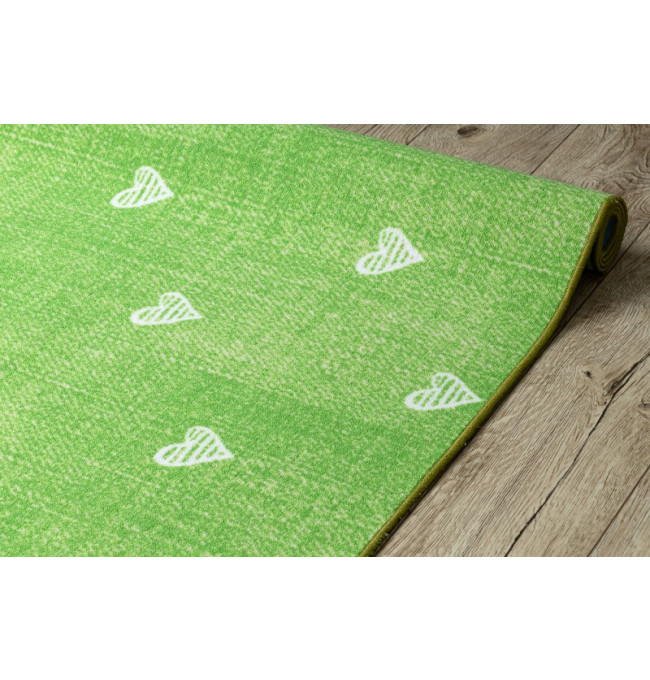 Metrážový koberec HEARTS zelený