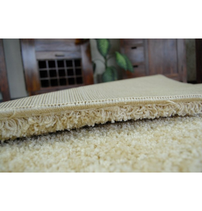 Metrážový koberec SHAGGY česnek