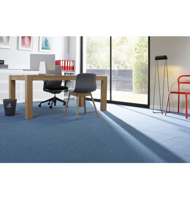 Metrážový koberec TRAFFIC tmavě šedý 330 AB