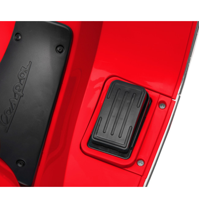 Elektrický skútr Vespa GTS Super červený