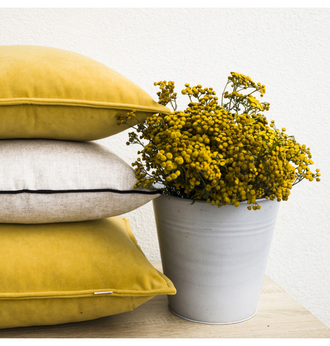 Čtvercový polštář hořčičný