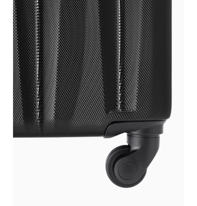 Velký černý kufr Bali s drážkami