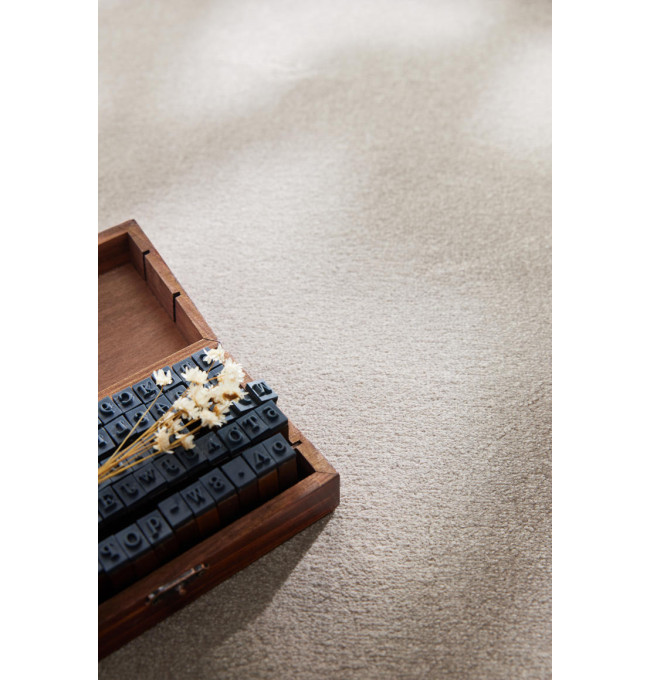 Metrážový koberec Fame Flooring Lusso 521120 Luna