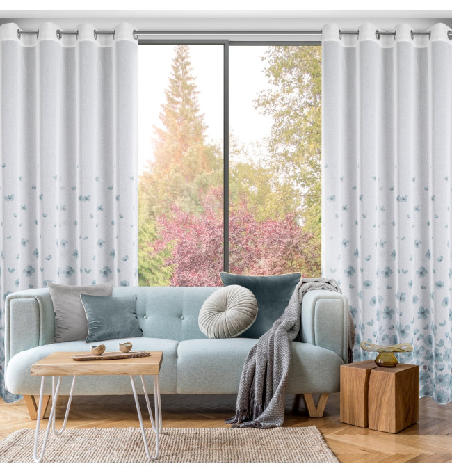 Hotový závěs ANDREA bílý - na průchodkách