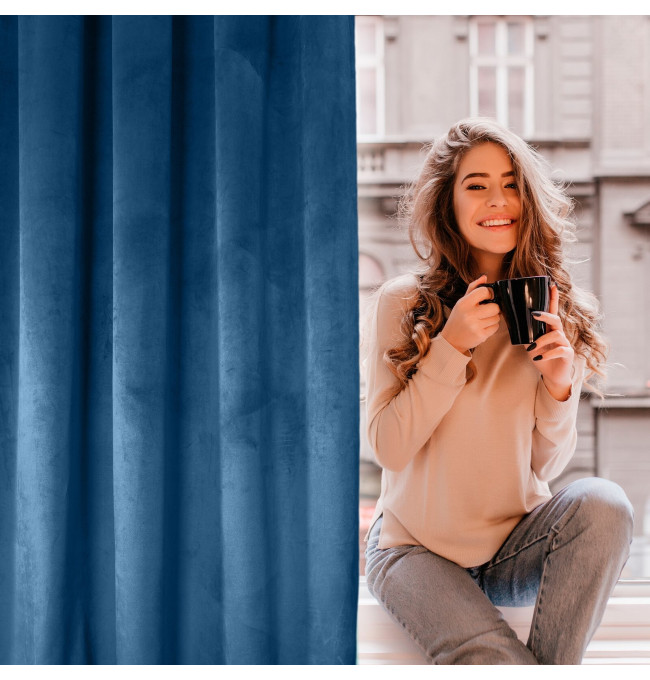 Hotový závěs D91 ROSA granátový - na pásce