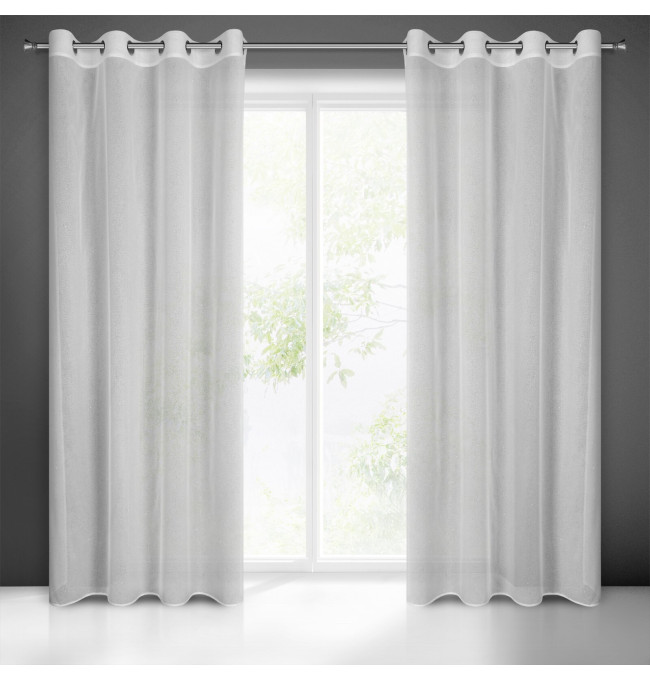 Hotový závěs KEJTI bílý - na průchodkách