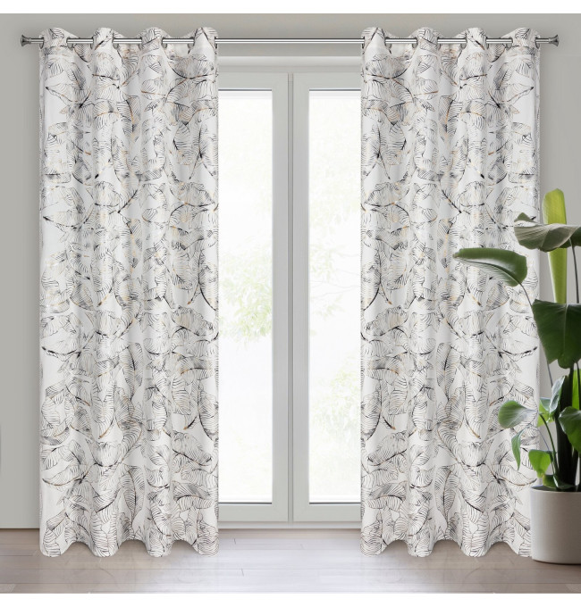 Hotový závěs ODETA bílý - na průchodkách