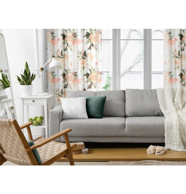 Hotový závěs ROSE na pásce - bílý