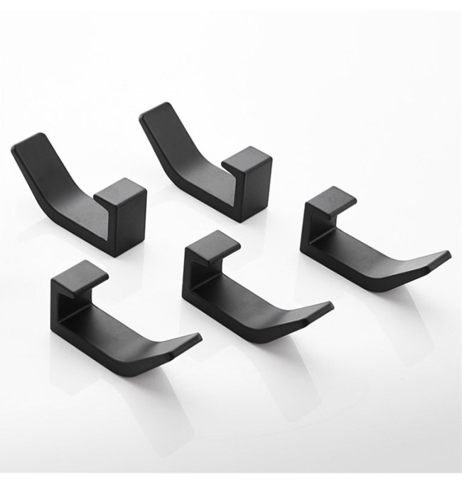 Sada pěti věšáků OMNOS černá (5 ks)